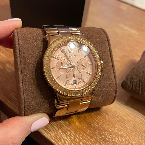 Michael Kors Women's MK5412 Dylan Rose-Tone Watch - Picture 6 of 9